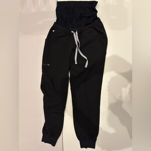 Figs Zamora Maternity Jogger scrub pants in black